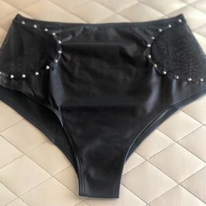 Plus Size High Waisted Short